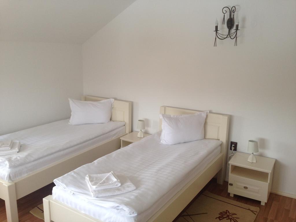 Hotel Casa Craiova Nuova Extérieur photo
